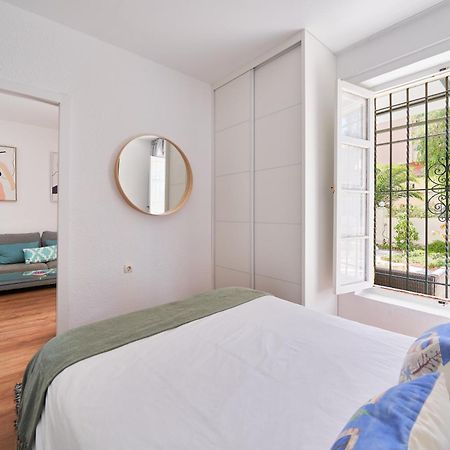 Villa Rosita Suites En Playa De La Malagueta Con Terraza Malaga Ngoại thất bức ảnh
