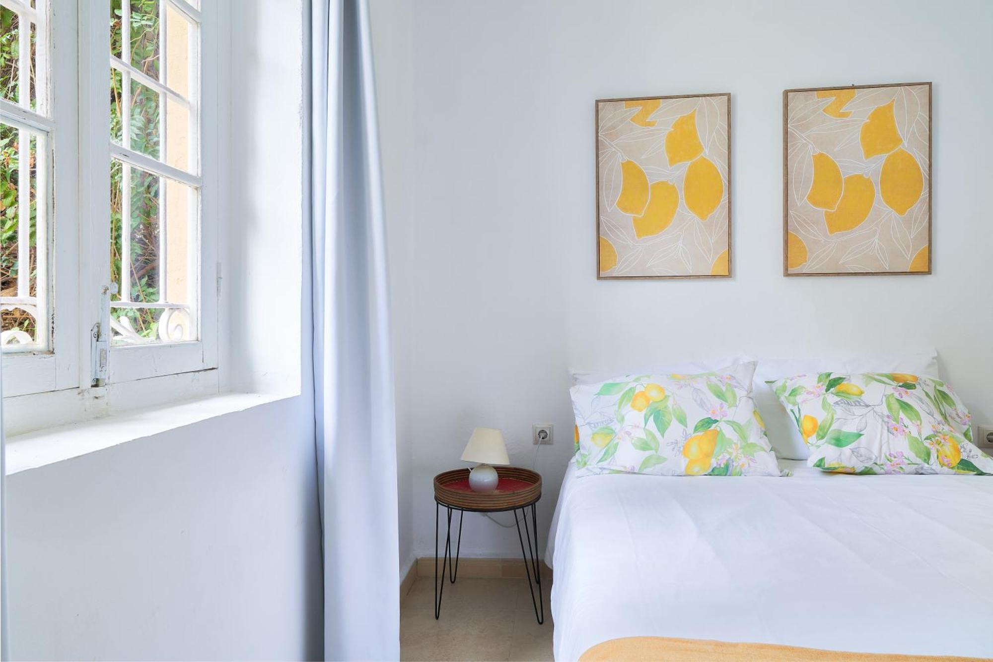 Villa Rosita Suites En Playa De La Malagueta Con Terraza Malaga Ngoại thất bức ảnh